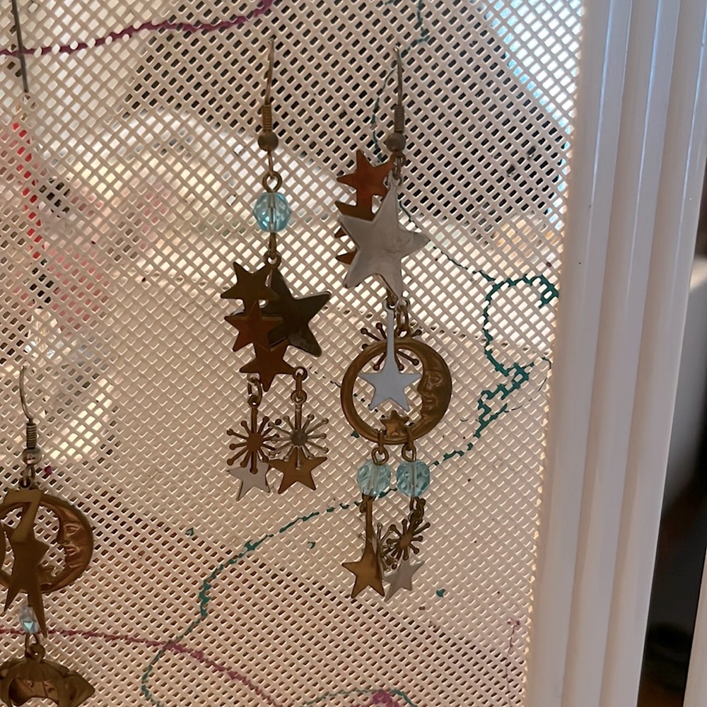 🥳Host Pick🥳Vintage 90s Stars and Moon with blue beads earrings - Picture 2 of 4